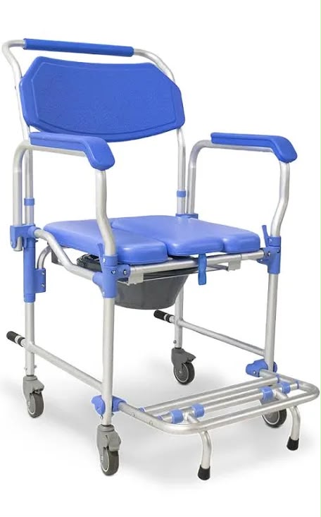 Cadeira de banho com assento azul, comadre e apoio para os pés